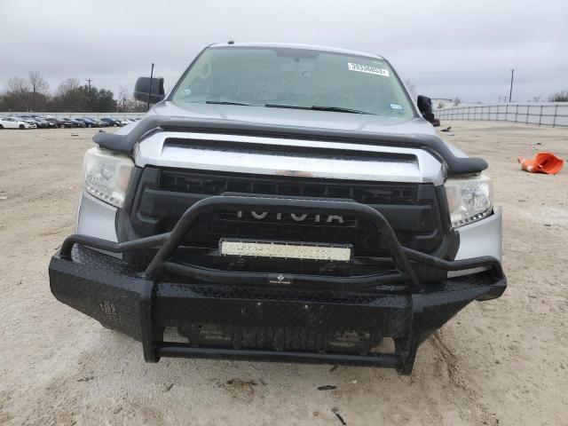 5TFDW5F18GX522695 - 2016 TOYOTA TUNDRA CREWMAX SR5 SILVER photo 5