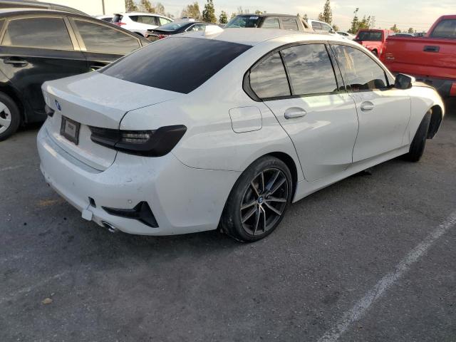 WBA5R1C56KAK10251 - 2019 BMW 330I WHITE photo 3