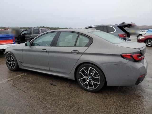 WBA13BK07MCG09028 - 2021 BMW M550XI GRAY photo 2