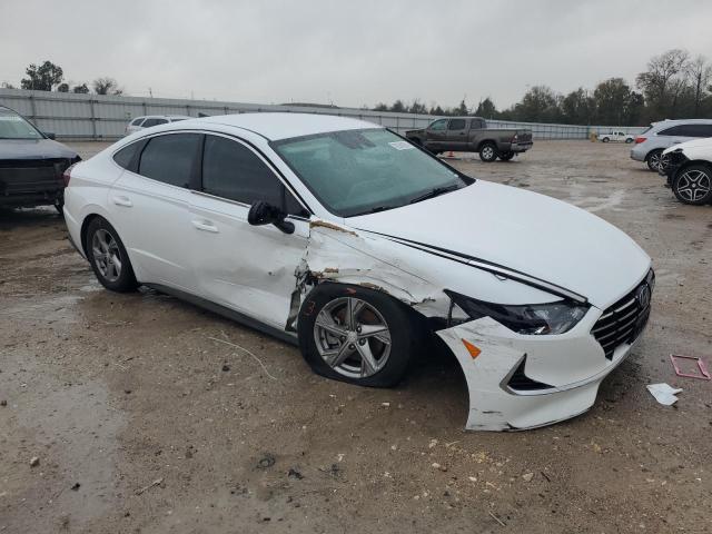 5NPEG4JA4LH011509 - 2020 HYUNDAI SONATA SE WHITE photo 4