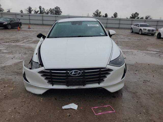 5NPEG4JA4LH011509 - 2020 HYUNDAI SONATA SE WHITE photo 5