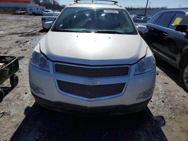 1GNKRLED5BJ260698 - 2011 CHEVROLET TRAVERSE LTZ WHITE photo 11