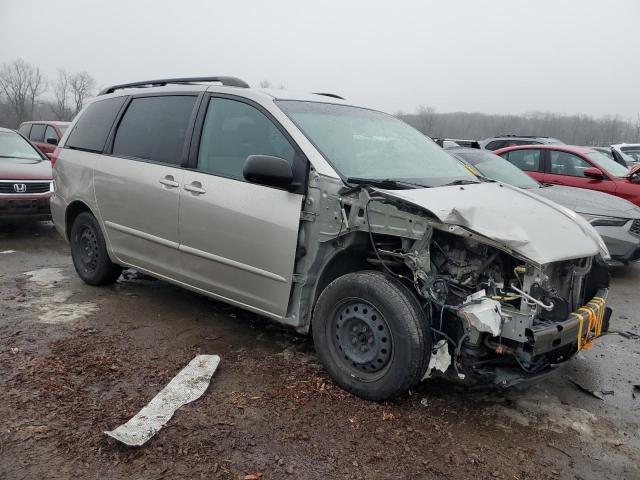 5TDZK23CX8S223609 - 2008 TOYOTA SIENNA CE BLACK photo 4