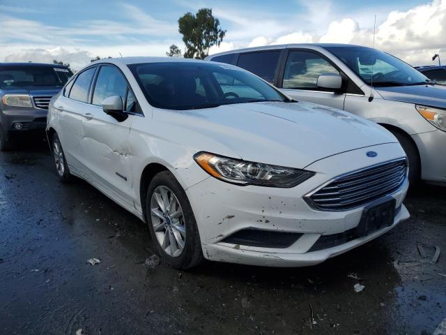 3FA6P0LU9HR261049 - 2017 FORD FUSION SE HYBRID WHITE photo 4