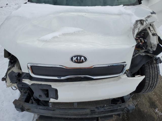 KNDJN2A27G7360563 - 2016 KIA SOUL WHITE photo 11