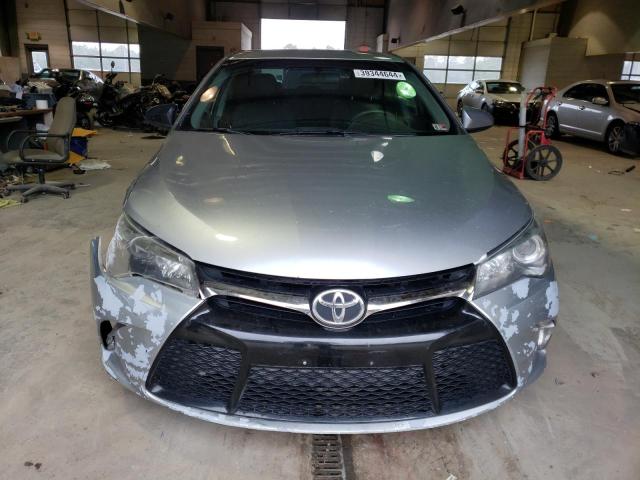 4T1BF1FK6FU072307 - 2015 TOYOTA CAMRY LE SILVER photo 5