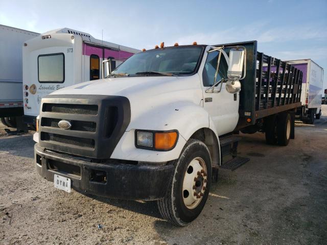 3FRNF65L24V662818 - 2004 FORD F650 SUPER DUTY WHITE photo 2