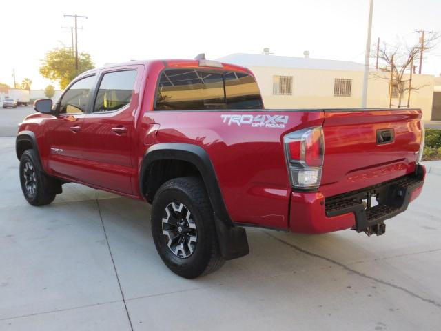 3TMCZ5AN3LM331957 - 2020 TOYOTA TACOMA DOUBLE CAB RED photo 4
