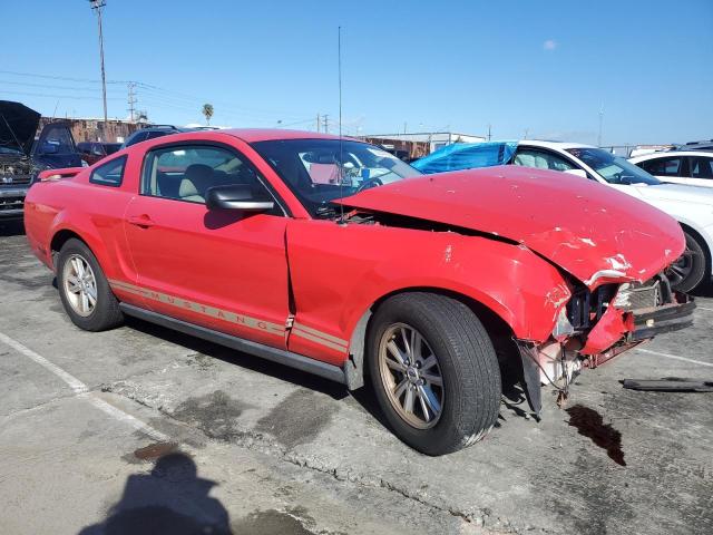 1ZVFT80N655228894 - 2005 FORD MUSTANG RED photo 4