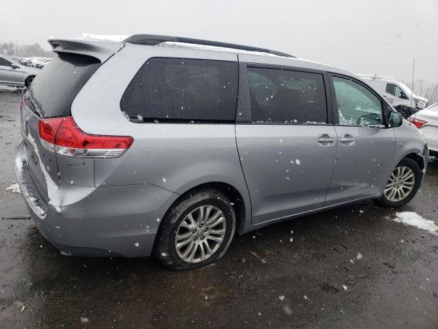 5TDYK3DC0BS107116 - 2011 TOYOTA SIENNA XLE SILVER photo 3