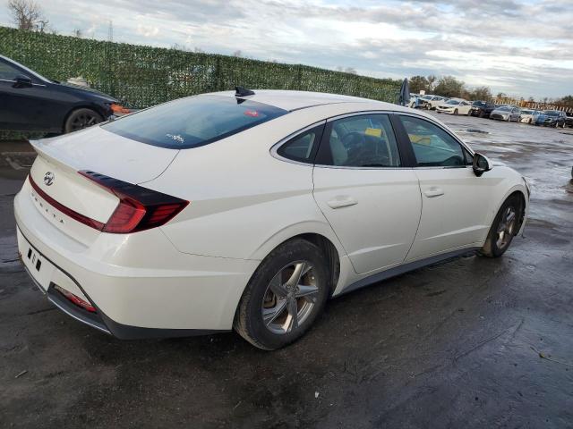 5NPEG4JA8MH092239 - 2021 HYUNDAI SONATA SE WHITE photo 3