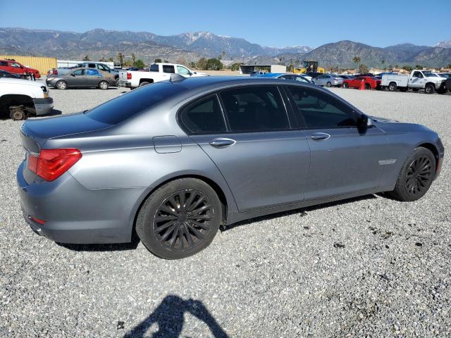 WBAKA4C50BC612606 - 2011 BMW 740 I GRAY photo 3