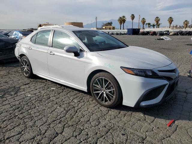 4T1T11AKXPU160921 - 2023 TOYOTA CAMRY SE NIGHT SHADE GRAY photo 4