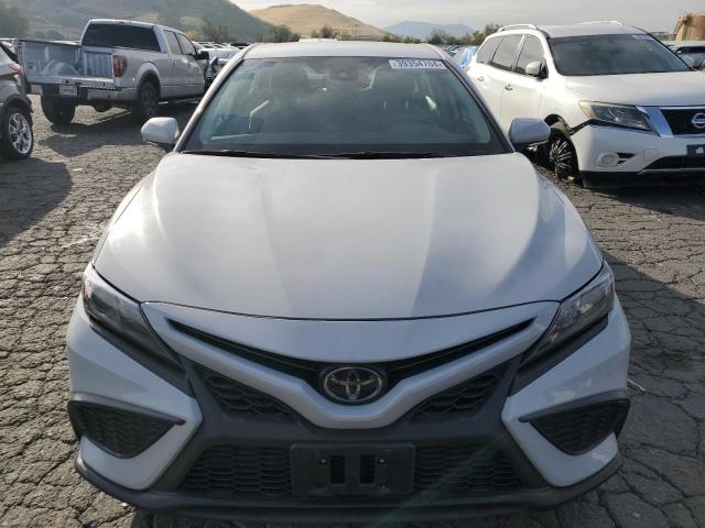 4T1T11AKXPU160921 - 2023 TOYOTA CAMRY SE NIGHT SHADE GRAY photo 5