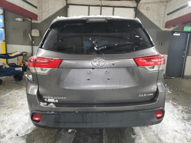 5TDJZRFH1JS525515 - 2018 TOYOTA HIGHLANDER SE GRAY photo 6