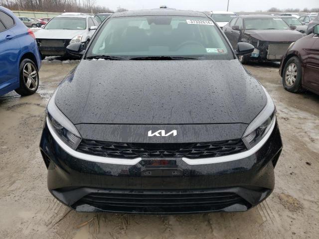 3KPF24AD4PE663943 - 2023 KIA FORTE LX BLACK photo 5