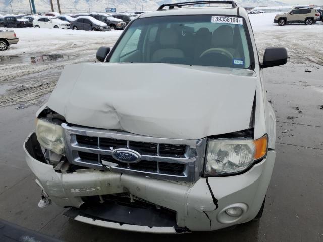 1FMCU93138KA08471 - 2008 FORD ESCAPE XLT WHITE photo 5