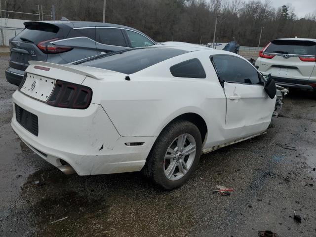 1ZVBP8AM3D5277705 - 2013 FORD MUSTANG WHITE photo 3