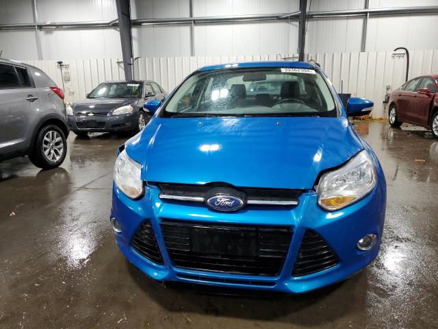 1FAHP3F2XCL261640 - 2012 FORD FOCUS SE BLUE photo 5