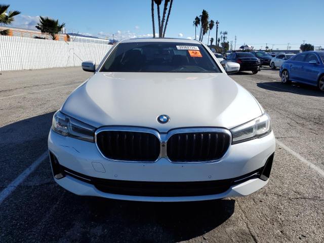 WBA53BH07MCF03817 - 2021 BMW 530 I WHITE photo 5