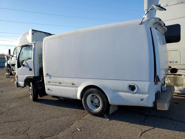 JALC4B16557014392 - 2005 ISUZU NPR WHITE photo 2