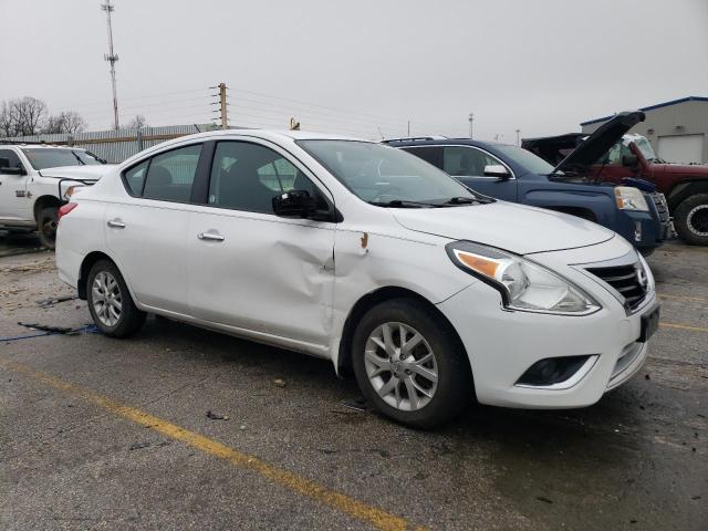 3N1CN7AP6HL908635 - 2017 NISSAN VERSA S WHITE photo 4