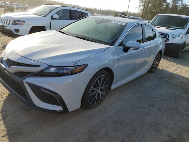 4T1T11AK8PU090903 - 2023 TOYOTA CAMRY SE NIGHT SHADE WHITE photo 1