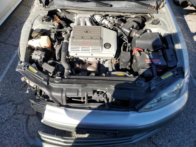 JT8BF28G610341844 - 2001 LEXUS ES 300 SILVER photo 11