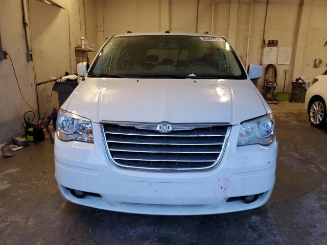 2A4RR5D10AR188162 - 2010 CHRYSLER TOWN & COU TOURING WHITE photo 5