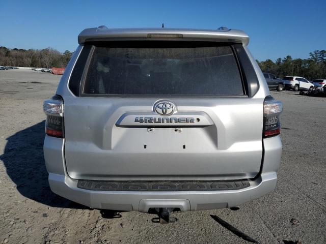 JTEZU5JR6G5133151 - 2016 TOYOTA 4RUNNER SR5 SILVER photo 6