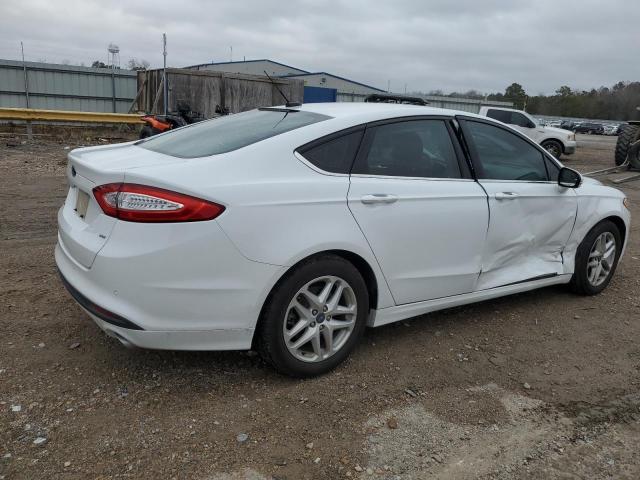 3FA6P0H76GR113443 - 2016 FORD FUSION SE WHITE photo 3