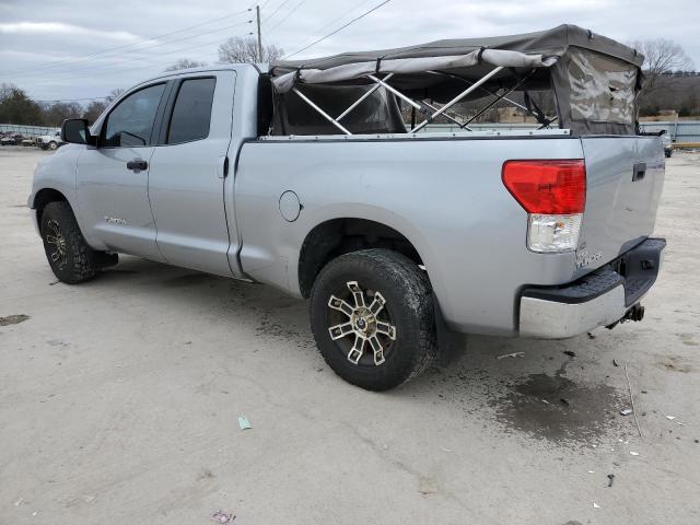 5TFRM5F18BX030270 - 2011 TOYOTA TUNDRA DOUBLE CAB SR5 SILVER photo 2