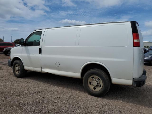 1GCWGFCA7B1188879 - 2011 CHEVROLET EXPRESS G2 WHITE photo 2