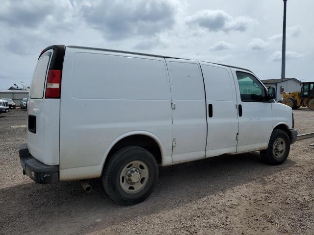 1GCWGFCA7B1188879 - 2011 CHEVROLET EXPRESS G2 WHITE photo 3