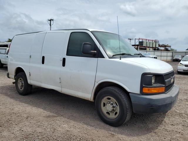 1GCWGFCA7B1188879 - 2011 CHEVROLET EXPRESS G2 WHITE photo 4