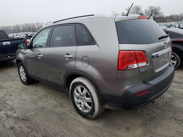 5XYKT4A29CG284394 - 2012 KIA SORENTO BASE GRAY photo 2