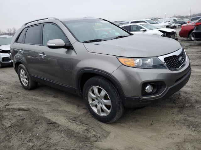 5XYKT4A29CG284394 - 2012 KIA SORENTO BASE GRAY photo 4