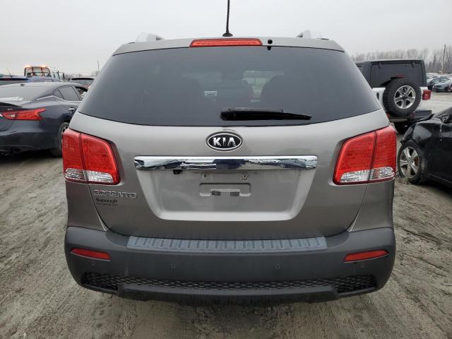 5XYKT4A29CG284394 - 2012 KIA SORENTO BASE GRAY photo 6