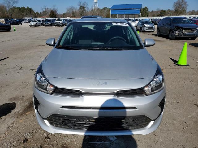 3KPA24AD4NE438137 - 2022 KIA RIO LX SILVER photo 5