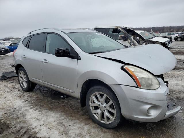 JN8AS5MV6DW634602 - 2013 NISSAN ROGUE S SILVER photo 4