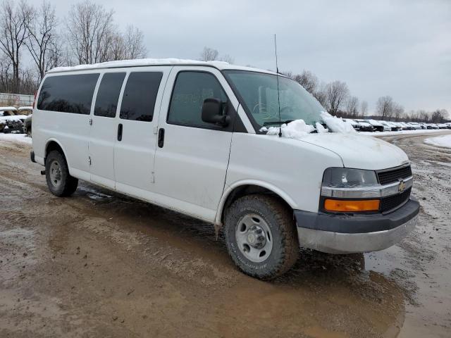 1GAZG1FF1F1163241 - 2015 CHEVROLET EXPRESS G3 LT WHITE photo 4