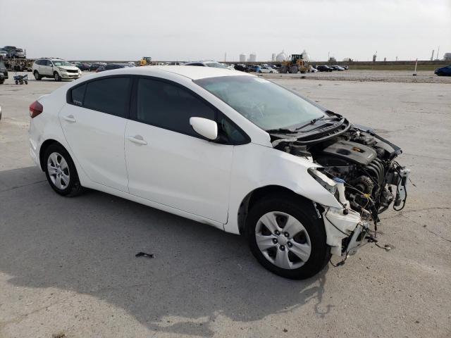 3KPFK4A70JE235448 - 2018 KIA FORTE LX WHITE photo 4