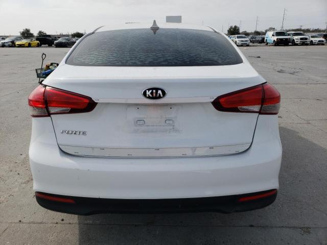 3KPFK4A70JE235448 - 2018 KIA FORTE LX WHITE photo 6