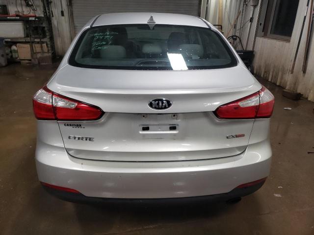 KNAFX4A80E5115934 - 2014 KIA FORTE EX WHITE photo 6