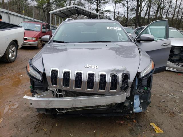 1C4PJLCB9JD576948 - 2018 JEEP CHEROKEE LATITUDE SILVER photo 5