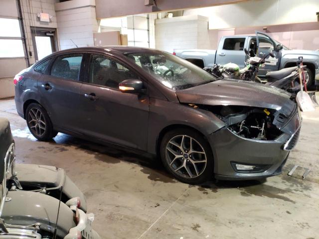 1FADP3H26HL256860 - 2017 FORD FOCUS SEL GRAY photo 4