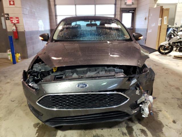 1FADP3H26HL256860 - 2017 FORD FOCUS SEL GRAY photo 5