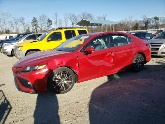 4T1G11AK6NU054917 - 2022 TOYOTA CAMRY SE RED photo 1
