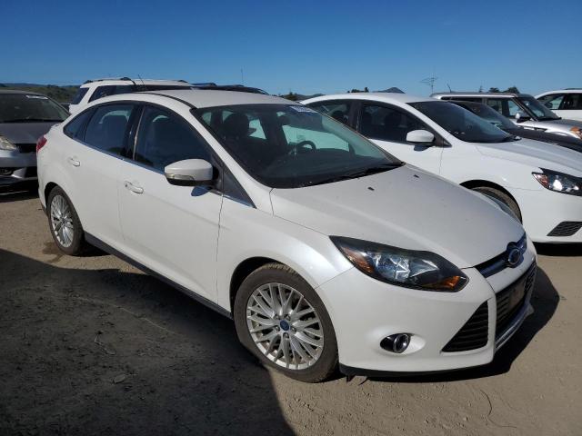 1FADP3J29EL357946 - 2014 FORD FOCUS TITANIUM WHITE photo 4