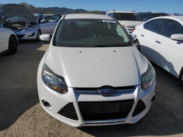 1FADP3J29EL357946 - 2014 FORD FOCUS TITANIUM WHITE photo 5